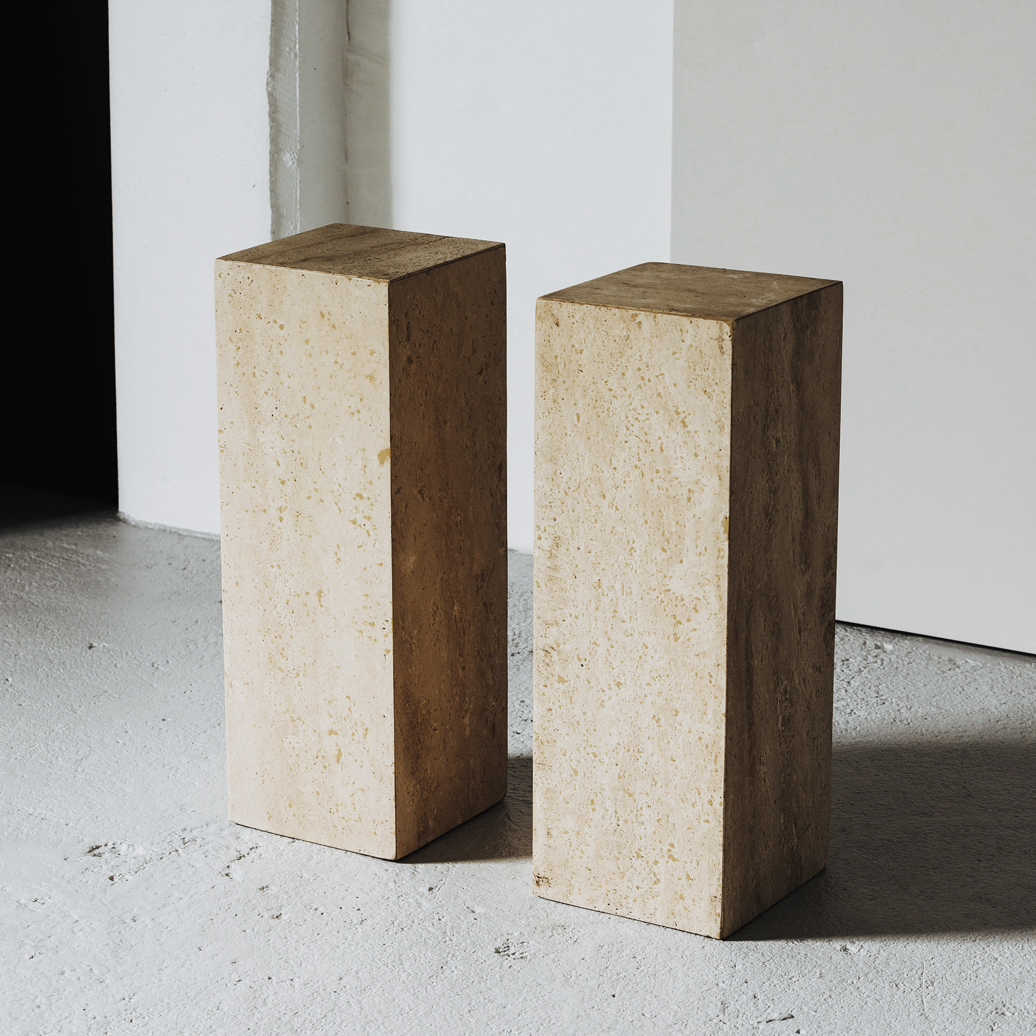 Materiem objects travertine plinths web 2