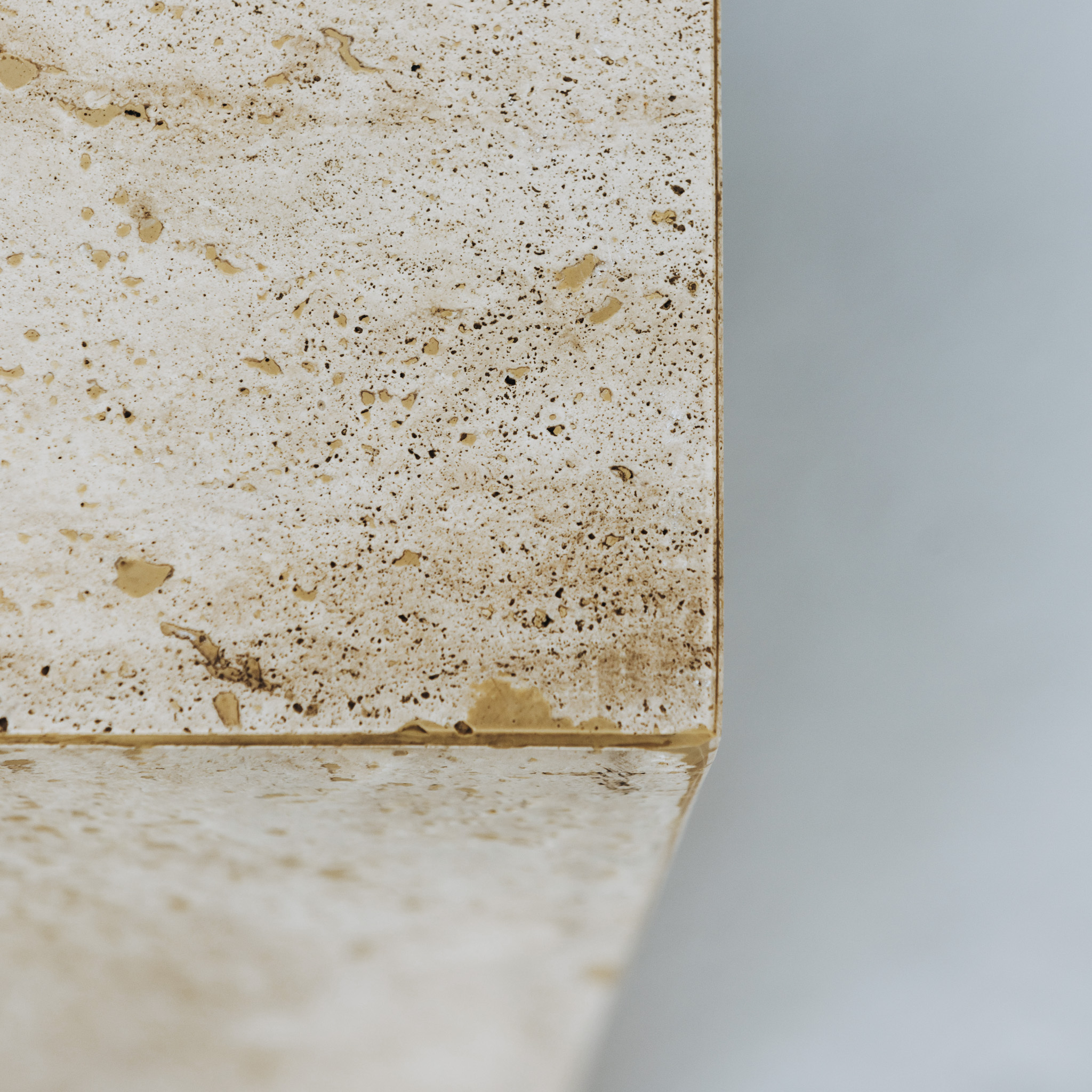 Materiem objects travertine plinths web 3