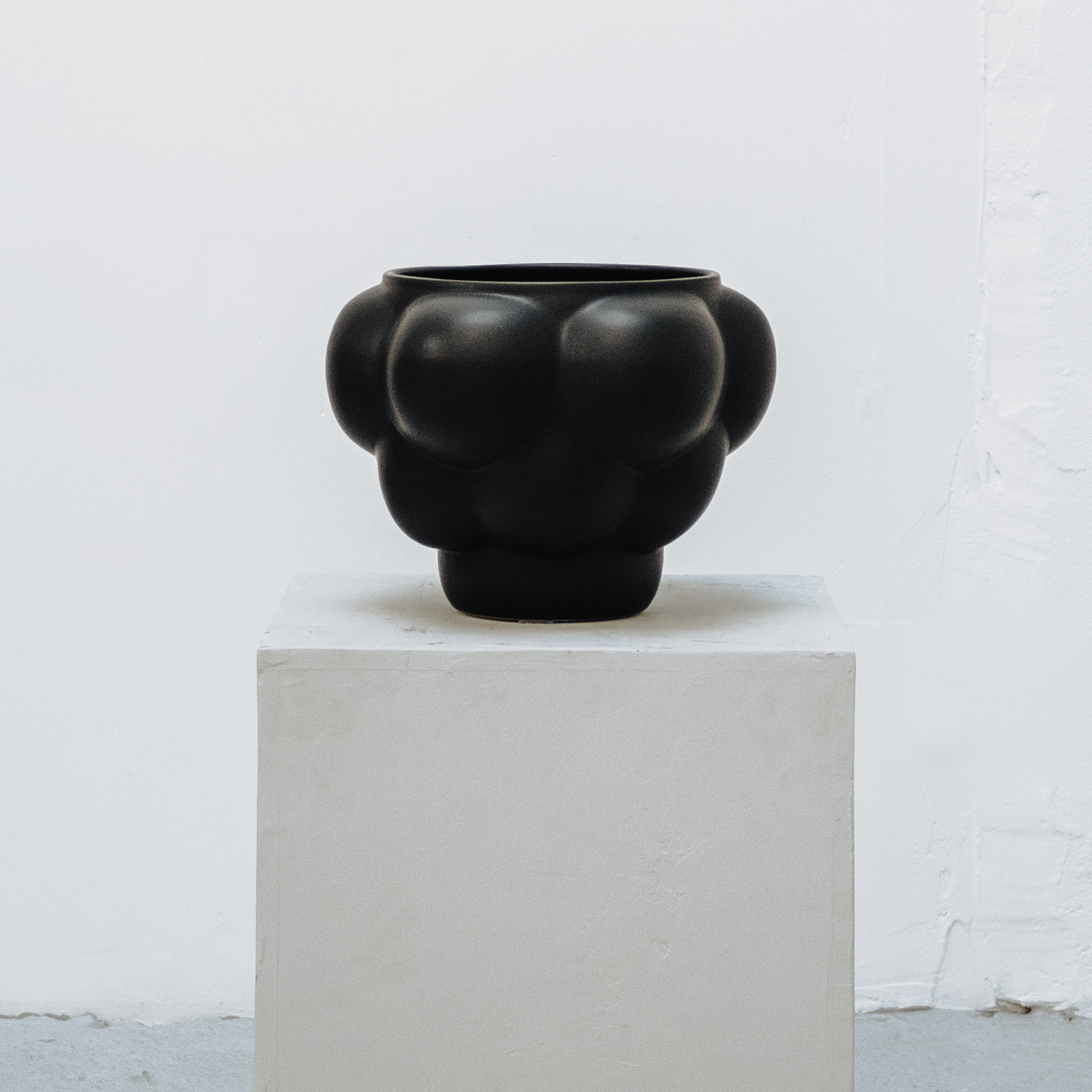 Materiem bubble vase ceramic web 1