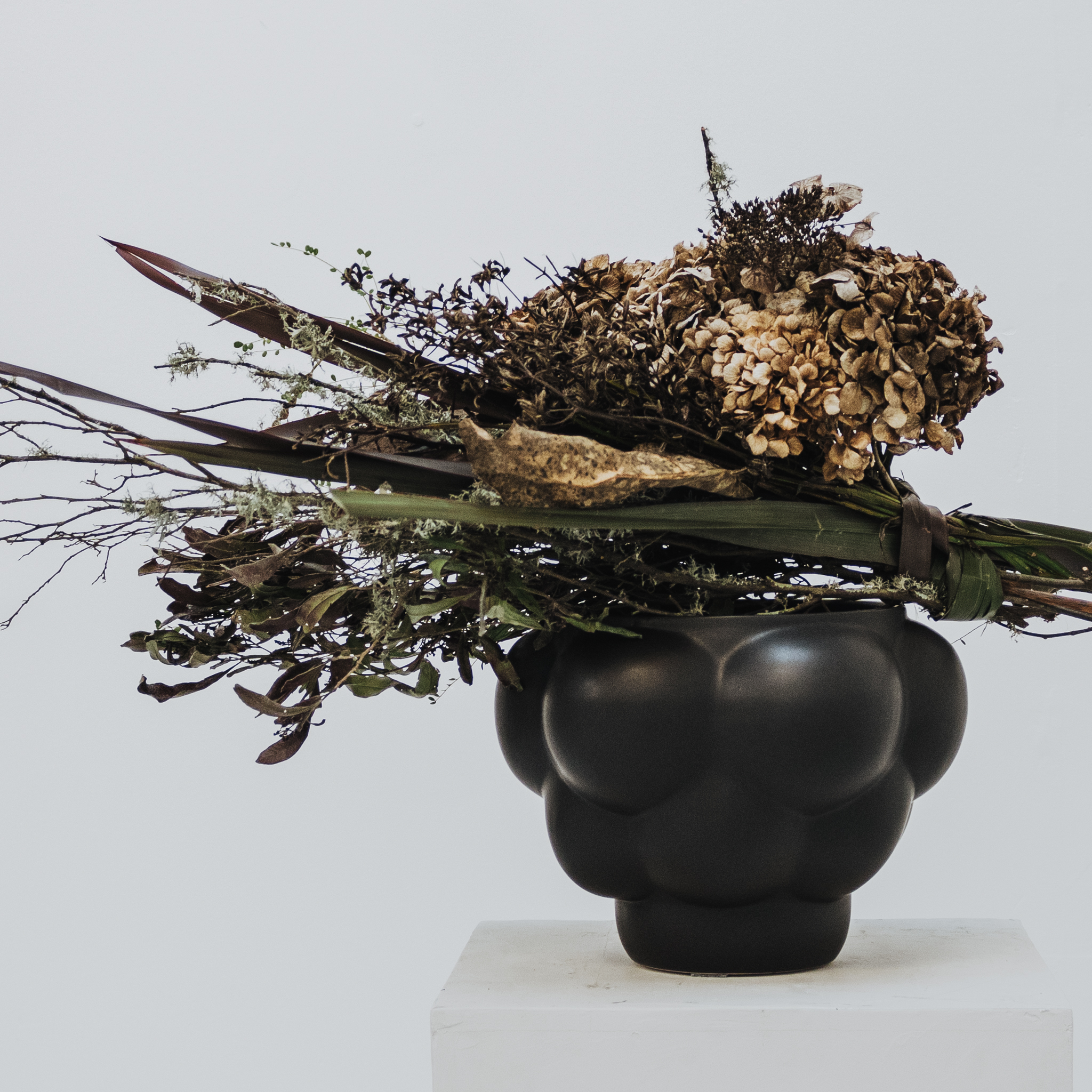 Materiem bubble vase ceramic web 3